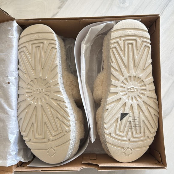 NIB UGG Oh Fluffita Slide - Picture 5 of 5